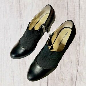 Adrienne Vittadini Black Stretch Panel Ankle Bootie Side zip Heels. Size 8.5